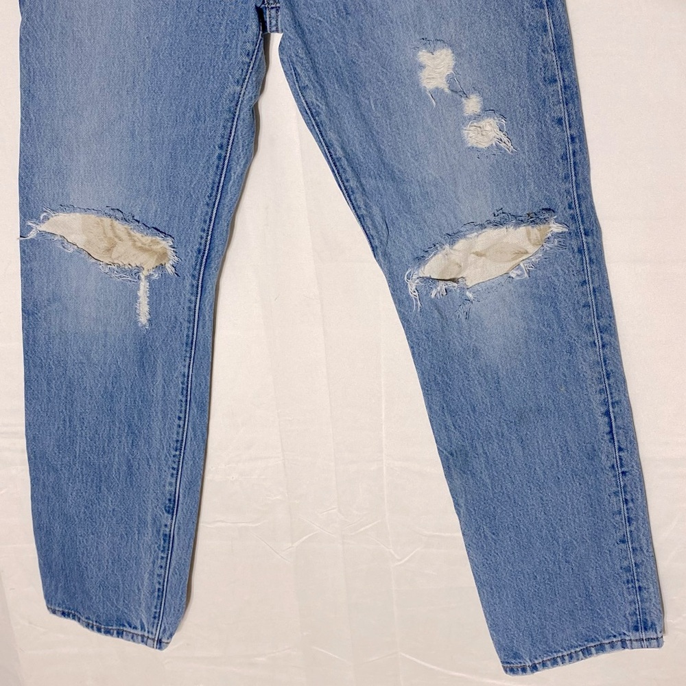 Levi’s 501 Light Wash Distressed DIY Patched Relaxed Straight Leg Jeans 27 - Picture 12 of 16
